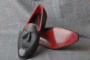 Red Sole, Square Waist